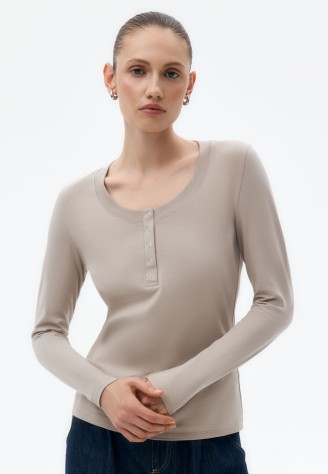 Лонгслив женский с планкой, цвет какао