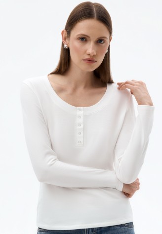 Лонгслив женский с планкой, цвет молочный