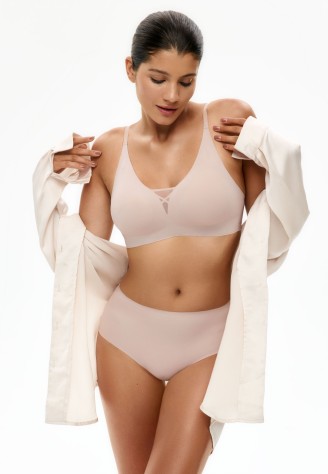 Бюстгальтер без косточек с сеточкой и 3D-фиксацией, цвет пудровый