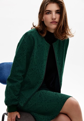 Бомбер из жаккарда, цвет тёмно-зелёный