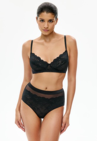 Бюстгальтер с мягкой чашкой на косточках, цвет черный