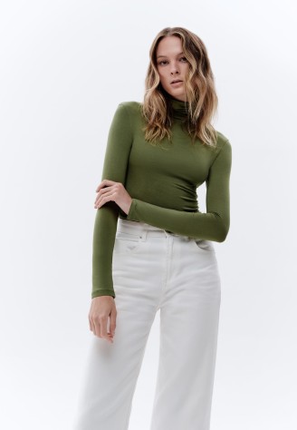 Женская водолазка, цвет хаки