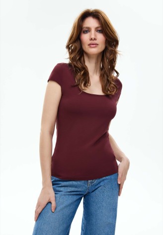 Топ, цвет бордовый