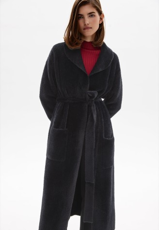 Длинное трикотажное пальто с поясом, цвет чёрный