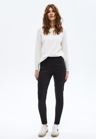 Джегинсы, цвет черный