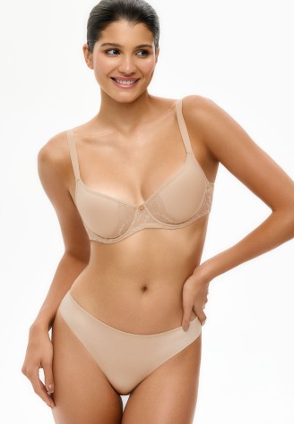 Бесшовные трусы танга, цвет бежевый