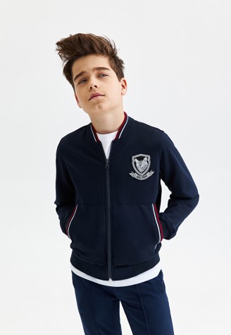 Бомбер с нашивкой для мальчика