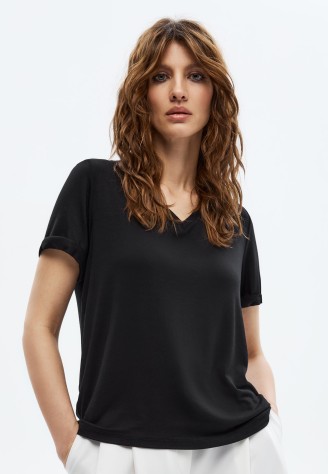 Женская футболка, цвет черный