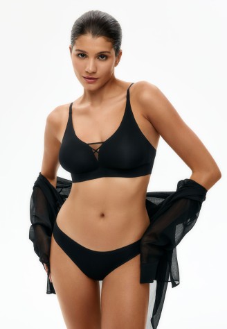 Бесшовные трусы слипы, цвет черный