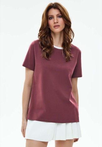 Женская футболка, цвет бордовый