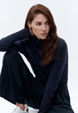 Водолазка из рельефного трикотажа, цвет синий