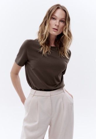 Женская футболка прямого силуэта, цвет шоколадный