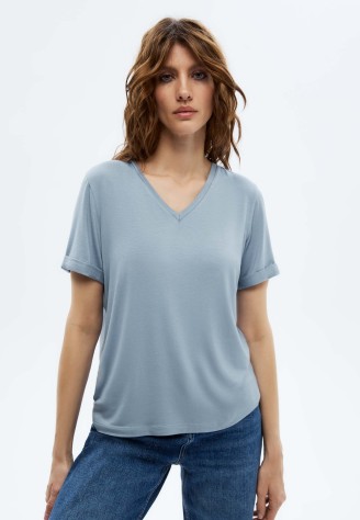 Женская футболка, цвет голубой