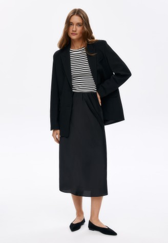 Юбка атласная, цвет черный