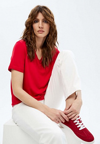 Женская футболка, цвет красный