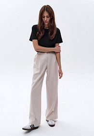 Женская футболка прямого силуэта, цвет черный