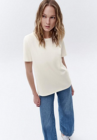 Женская футболка прямого силуэта, цвет молочный