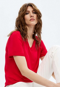 Женская футболка, цвет красный