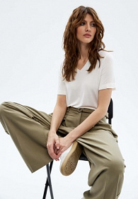 Женская футболка, цвет молочный