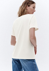 Женская футболка прямого силуэта, цвет молочный