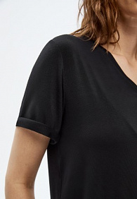 Женская футболка, цвет черный