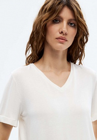 Женская футболка, цвет молочный