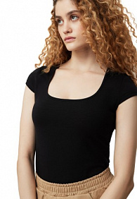 Топ, цвет черный