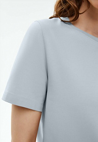 Женская футболка с декором, цвет голубой