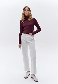 Водолазка из рельефного трикотажа, цвет бордовый