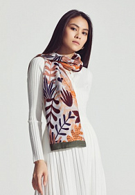 Палантин с растительным орнаментом