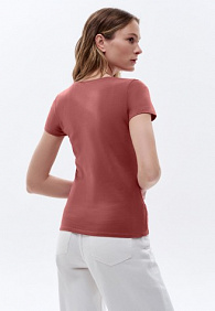Женская футболка прилегающего силуэта, цвет марсала