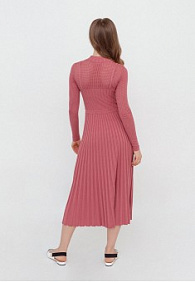 Вязаное платье, цвет пыльно-розовый