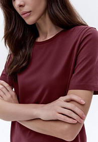 Женская футболка прямого силуэта, цвет винный