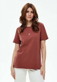 Женская футболка с декором, цвет марсала