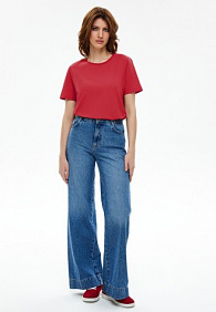 Женская футболка, цвет красный