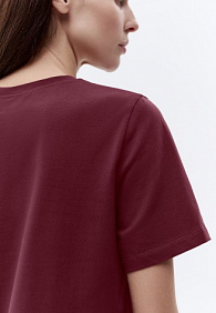Женская футболка прямого силуэта, цвет винный