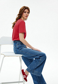 Женская футболка, цвет красный