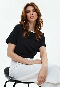 Женская футболка, цвет черный