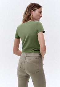 Женская футболка прилегающего силуэта, цвет хаки