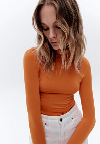 Женская водолазка, цвет абрикосовый