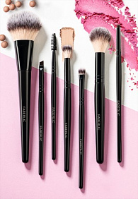 Кисть для нанесения теней