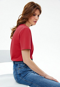 Женская футболка, цвет красный