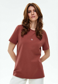 Женская футболка с декором, цвет марсала