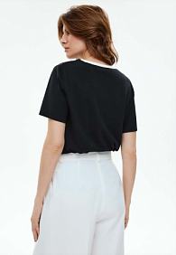 Женская футболка, цвет черный